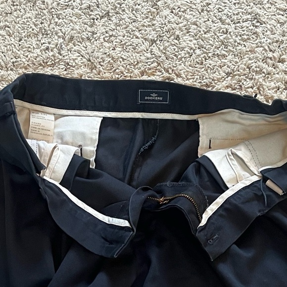 Dockers Men’s Classic Fit Pleated Dress Pants Solid Black Stretch 36x29 Pockets - Picture 7 of 8